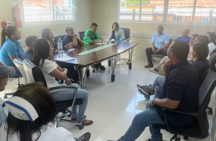 Hospital Municipal Pablo Morrobel Jim&eacute;nez fortalece la coordinaci&oacute;n interna con reuni&oacute;n de encargados departamentales