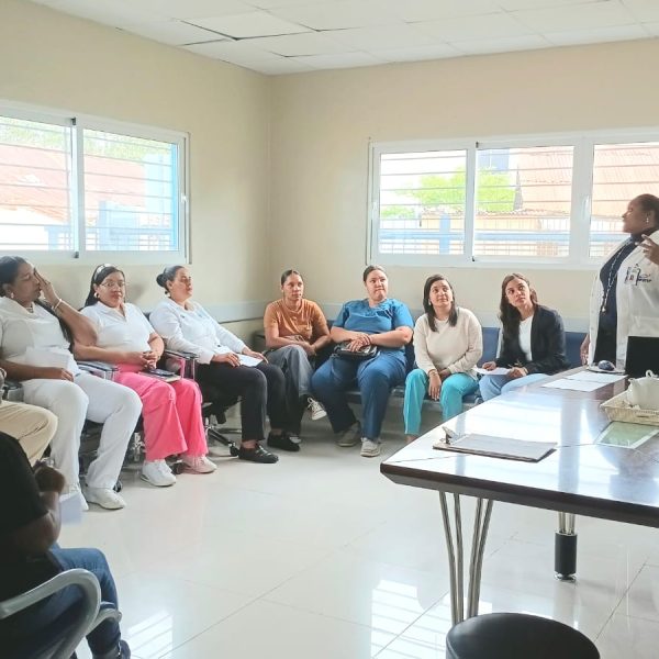 Hospital Municipal Pablo Morrobel Jim&eacute;nez realiza capacitaci&oacute;n en comportamiento organizacional junto a INFOTEP