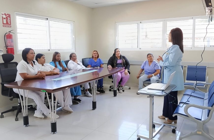 Hospital Municipal Pablo Morrobel Jim&eacute;nez fortalece la preparaci&oacute;n de su personal en protocolos de atenci&oacute;n y manejo del dengue